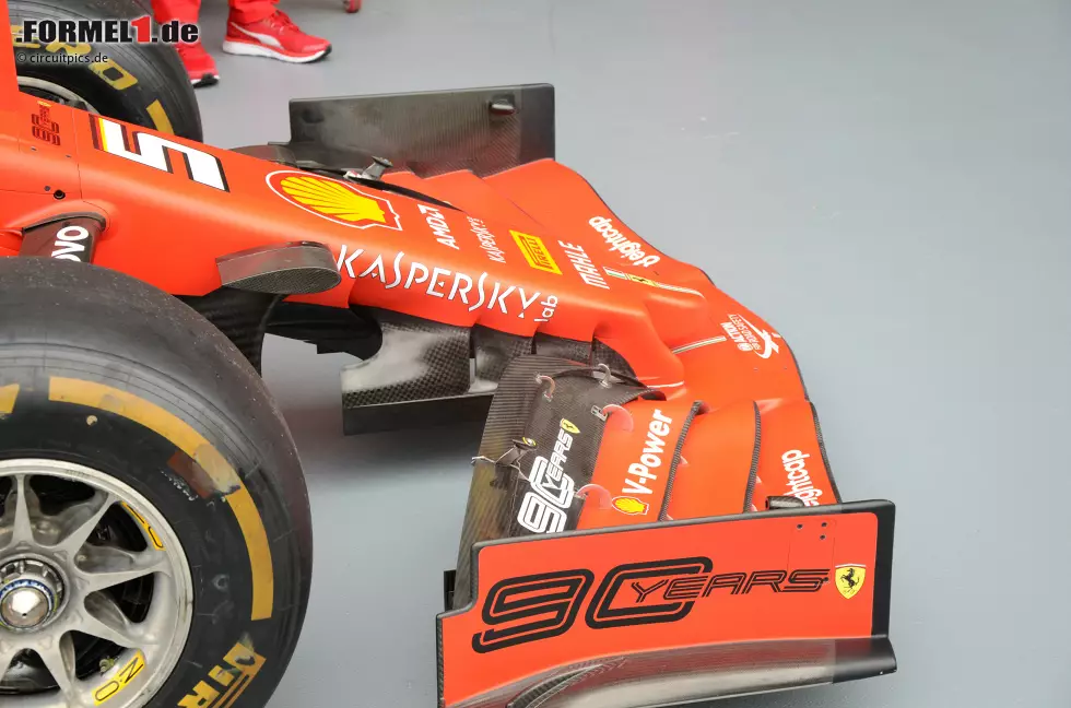 Foto zur News: Ferrari SF90: Frontflügel