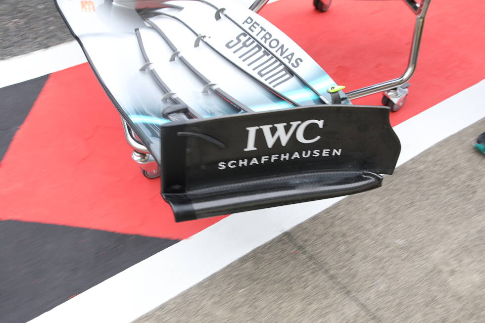 Foto zur News: Mercedes W10: Frontflügel-Endplatte