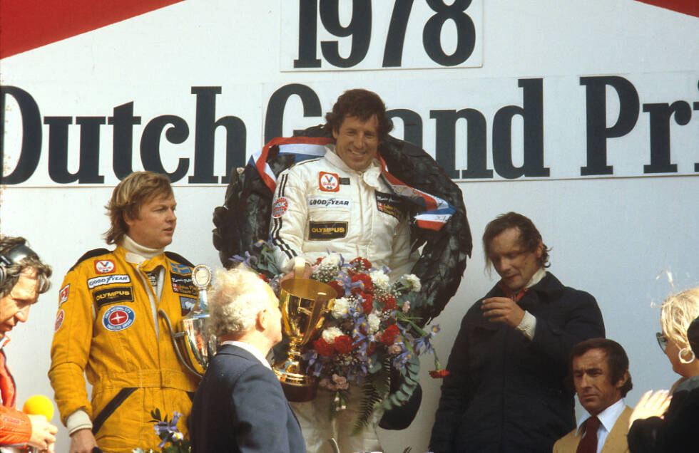 Foto zur News: Die dominanten Lotus siegen durch den späteren Weltmeister Mario Andretti und Ronnie Peterson 1978 gleich doppelt. Das Rennen selbst ist kein Knaller, bekommt durch die späteren Umstände aber Bedeutung: Es ist der letzte Formel-1-Sieg von Andretti und das letzte Podium von Peterson. Der Schwede stirbt beim nächsten Rennen in Monza.