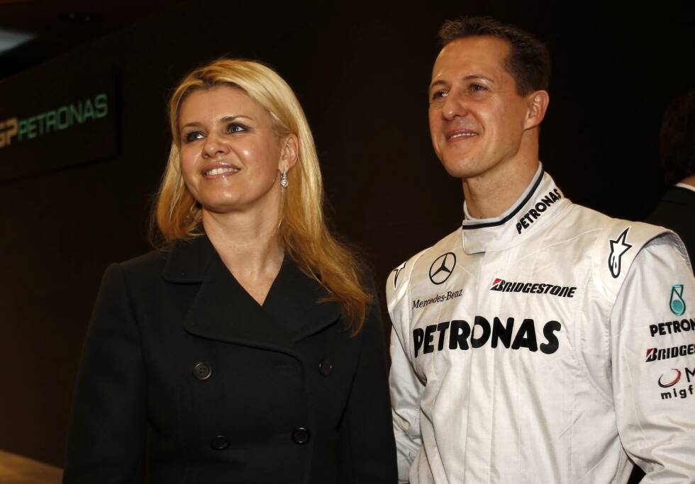 Foto zur News: Corinna und Michael Schumacher lernten sich 1991 kennen. Vier Jahre später läuteten die Hochzeitsglocken. Die gelernte Bürokauffrau und der Formel-1-Rekordweltmeister haben zusammen zwei Kinder. Sohn Mick Schumacher wurde 2018 Formel-3-Europameister.