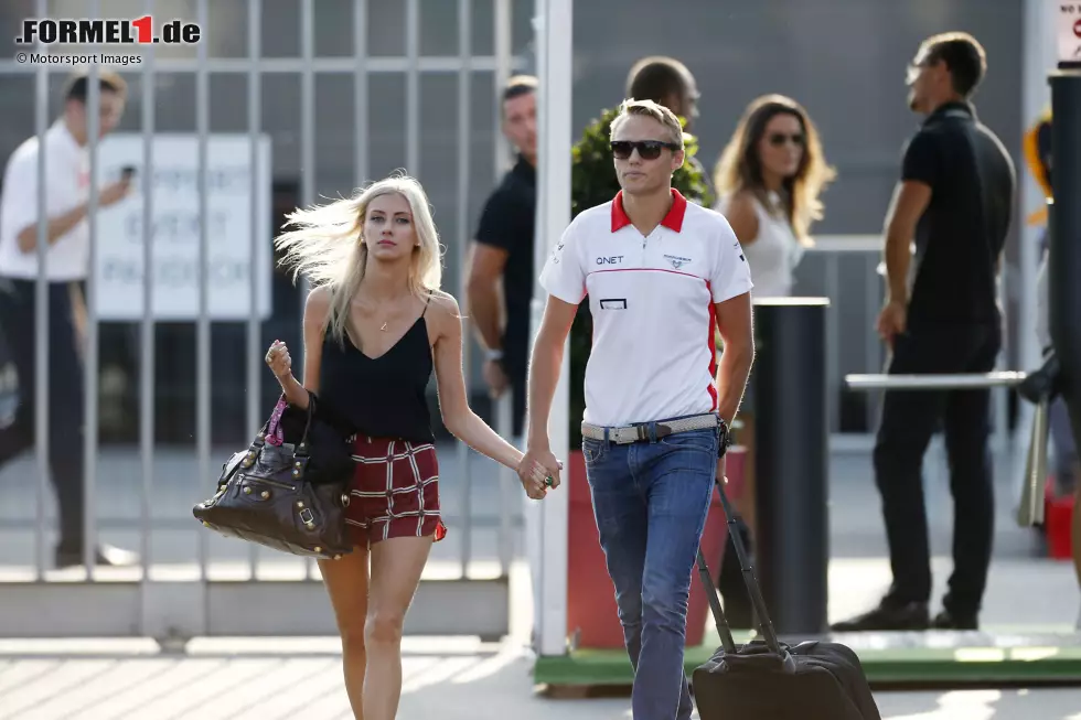 Marussia-Fahrer Max Chilton hat seine Freundin Chloe Roberts oft zu den Rennen mitgenommen. Die beiden hatten sich als Teenager ineinander verliebt. 2017 wurde geheiratet. Foto zur News: Marussia-Fahrer Max Chilton hat seine Freundin Chloe Roberts oft zu den Rennen mitgenommen. Die beiden hatten sich als Teenager ineinander verliebt. 2017 wurde geheiratet.
