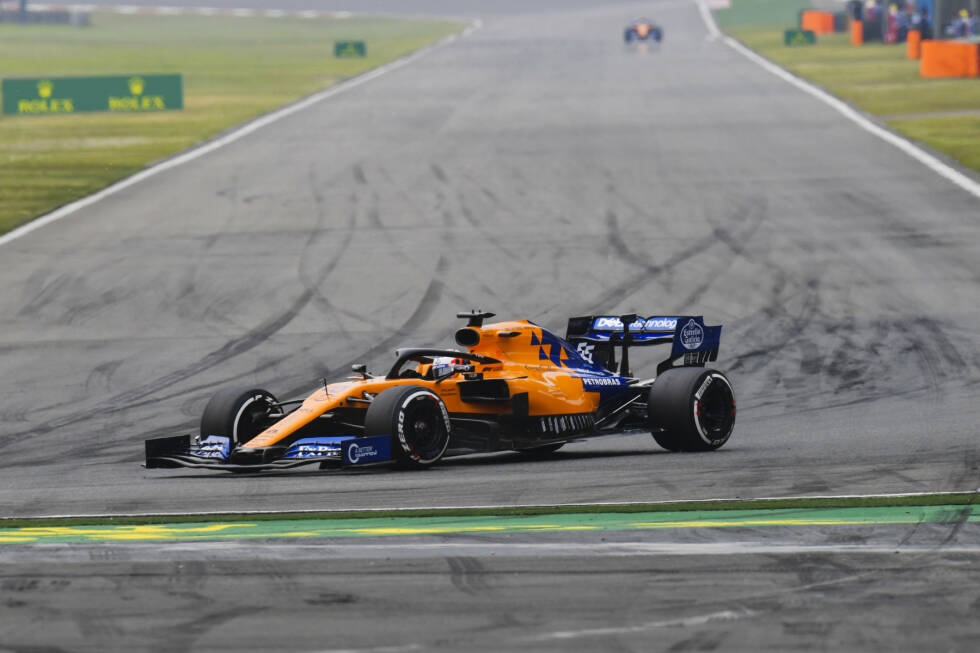 Foto zur News: Carlos Sainz (3): Der Routinier hatte in Schanghai die gleichen Probleme wie Norris, was den Speed angeht. Nach wie vor macht er seine Sache als Teamleader bei McLaren gut. Es scheint ihm zu gelingen, die Rolle des Red-Bull-Juniors abzulegen. Auch wenn China nicht das beste Rennen für ihn war.