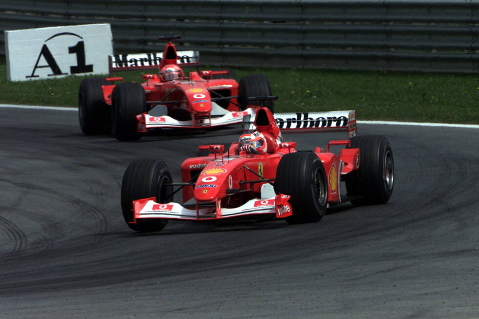 Foto zur News: 2002-2003: Ferrari F2002; Fahrer: Rubens Barrichello, Michael Schumacher