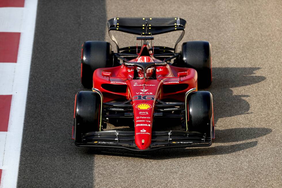 Foto zur News: 2022: Ferrari F1-75; Fahrer: Charles Leclerc, Carlos Sainz