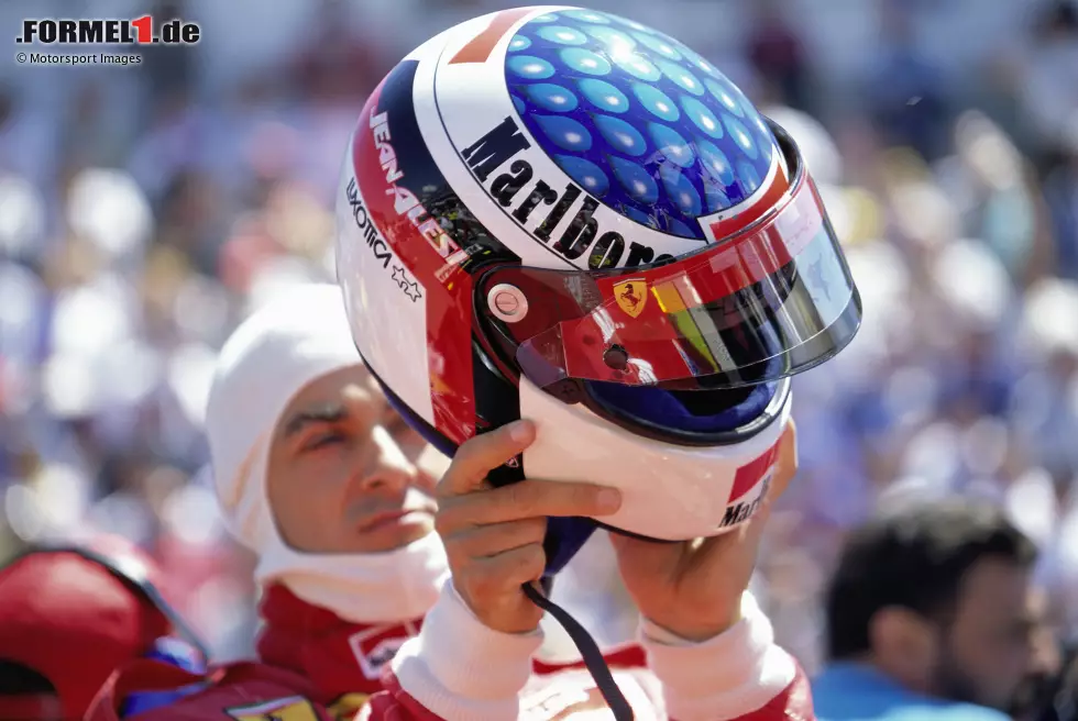 Foto zur News: #8: Jean Alesi - Schon Elio de Angelis hatte ein ähnliches Design verwendet, Alesi griff es in leicht veränderter Form auf. Wenig Schnörkel, stilvoll schlicht. Ein Klassiker!