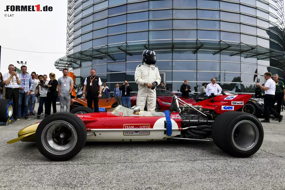 Der Lotus war das einzige klassische Formel-1-Auto, das am Freitag anlässlich der Feierlichkeiten zum 1.000. Rennen auf der Strecke war. Foto zur News: Der Lotus war das einzige klassische Formel-1-Auto, das am Freitag anlässlich der Feierlichkeiten zum 1.000. Rennen auf der Strecke war.