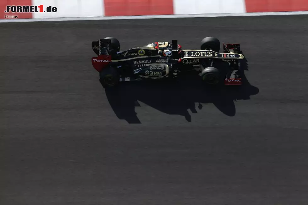 Das Team sorgt noch einmal fünf Jahre lang für ein Wiederaufleben des prestigeträchtigen Designs und holt damit sogar Siege. 2012 ist es Kimi Räikkönen, der in Abu Dhabi jubeln darf. Foto zur News: Das Team sorgt noch einmal fünf Jahre lang für ein Wiederaufleben des prestigeträchtigen Designs und holt damit sogar Siege. 2012 ist es Kimi Räikkönen, der in Abu Dhabi jubeln darf.