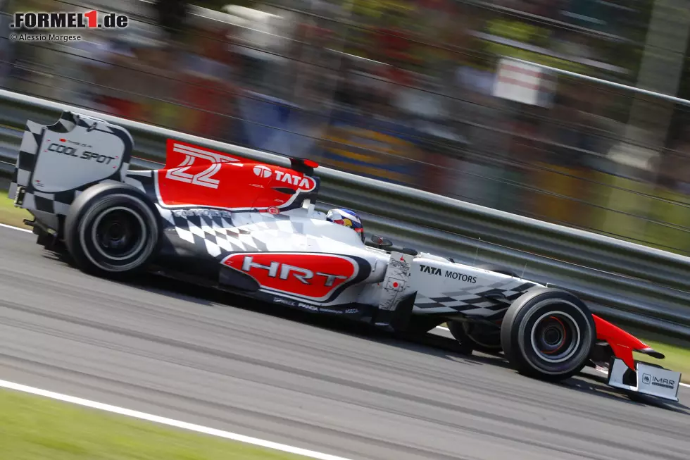 Daniel Ricciardo (HRT): HRT fährt zwischen 2010 und 2012 insgesamt drei Jahre in der Formel 1. Einen Punkt holt das Team nie, das beste Ergebnis ist ein 13. Platz. Nicht die beste Ausgangslage für Red-Bull-Junior Ricciardo, der dort 2011 seine ersten elf Rennen in der Königsklasse fährt. Foto zur News: Daniel Ricciardo (HRT): HRT fährt zwischen 2010 und 2012 insgesamt drei Jahre in der Formel 1. Einen Punkt holt das Team nie, das beste Ergebnis ist ein 13. Platz. Nicht die beste Ausgangslage für Red-Bull-Junior Ricciardo, der dort 2011 seine ersten elf Rennen in der Königsklasse fährt.