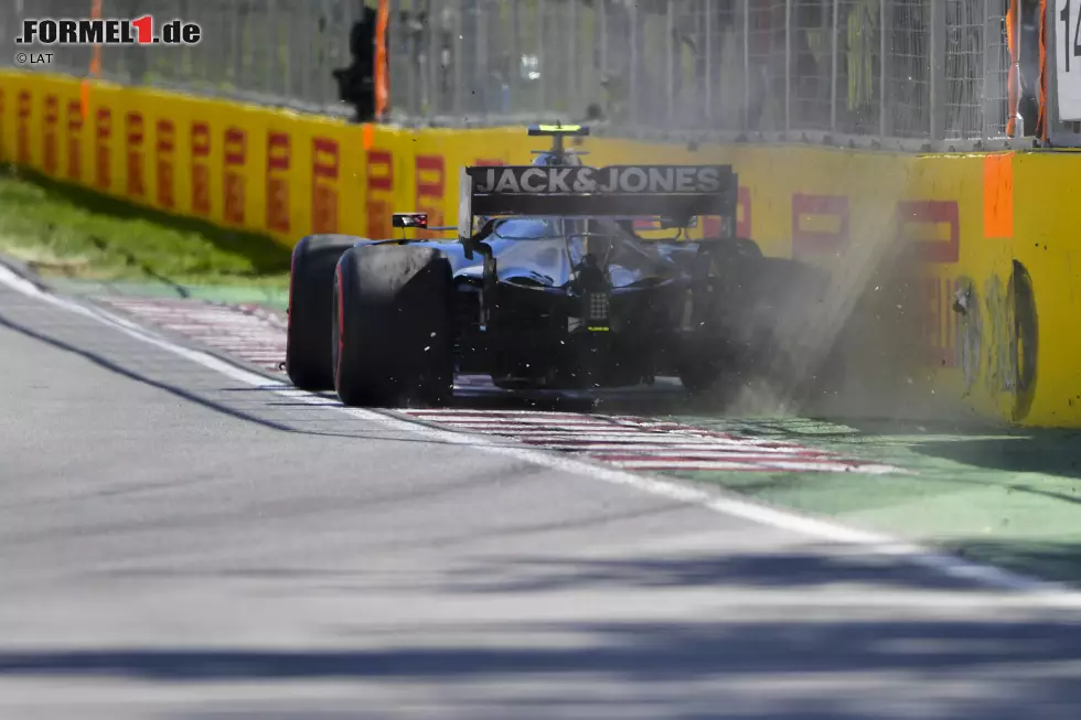 Foto zur News: Es kommt, was kommen muss: Der Haas VF-19 schlägt hinten rechts an der Bande an...