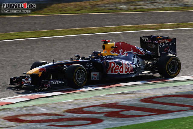 9. Japan 2011, Sebastian Vettel vor Jenson Button - 0,009 Sekunden: Der Red-Bull-Pilot sichert sich in einer dominanten Saison die nächste Pole hauchknapp vor Button. Auch hier gewinnt am Ende der geschlagene McLaren. Das dürfte Vettel jedoch wenig gejuckt haben: Rang drei reicht, um vorzeitig zum zweiten Mal Weltmeister zu werden. 9. Japan 2011, Sebastian Vettel vor Jenson Button - 0,009 Sekunden: Der Red-Bull-Pilot sichert sich in einer dominanten Saison die nächste Pole hauchknapp vor Button. Auch hier gewinnt am Ende der geschlagene McLaren. Das dürfte Vettel jedoch wenig gejuckt haben: Rang drei reicht, um vorzeitig zum zweiten Mal Weltmeister zu werden.
