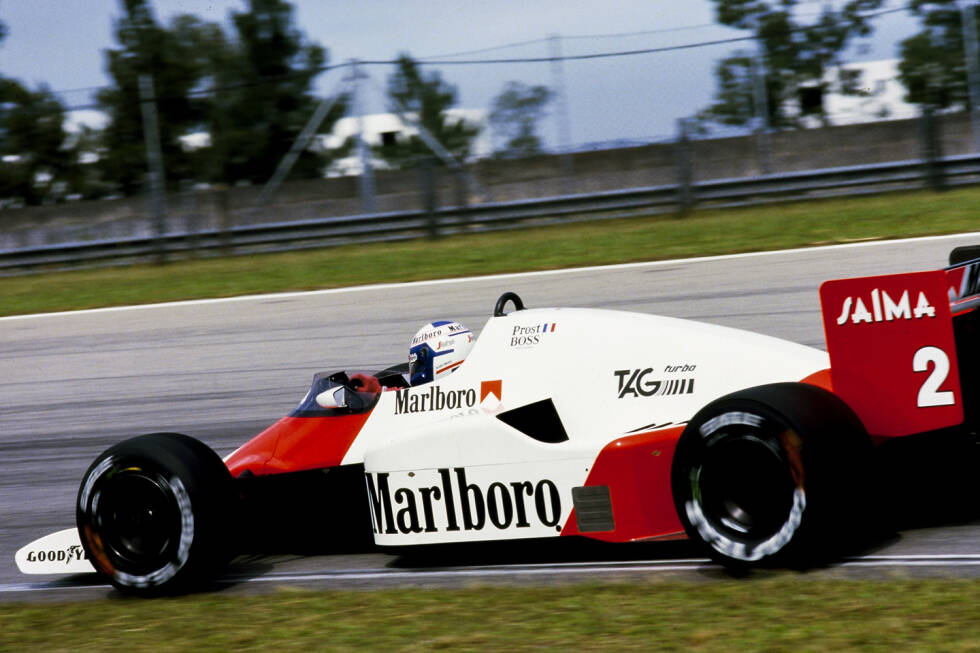 Foto zur News: 1985: McLaren-Porsche MP4/2B; Fahrer: Niki Lauda, Alain Prost