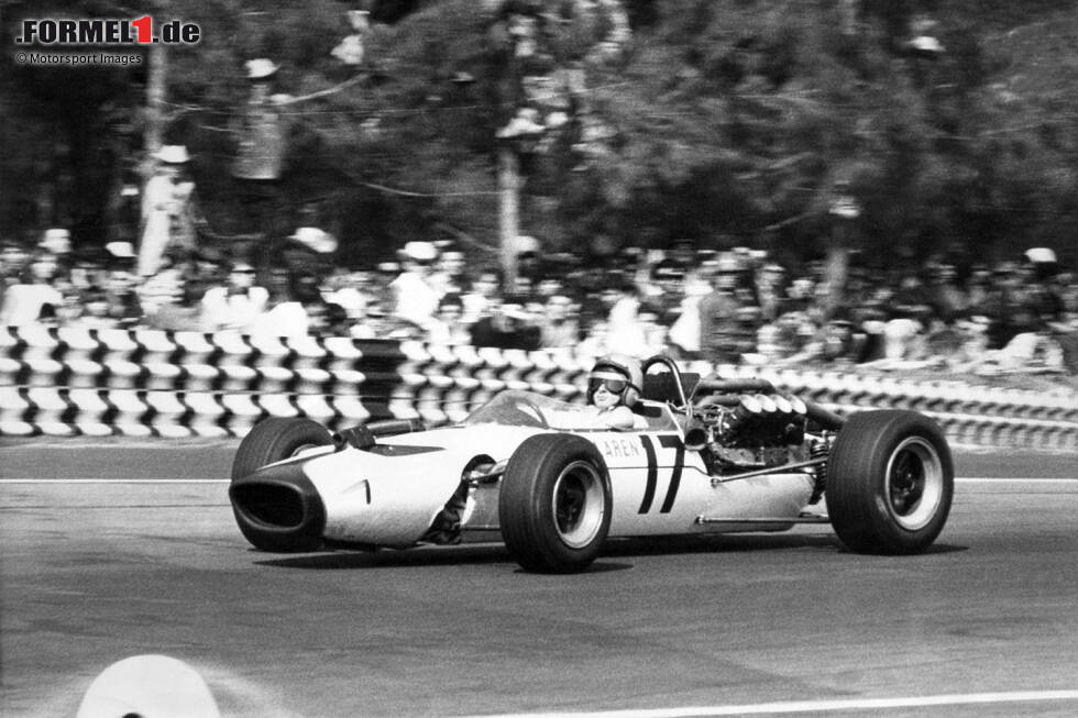Foto zur News: 1966: McLaren-Ford M2B; Fahrer: Bruce McLaren