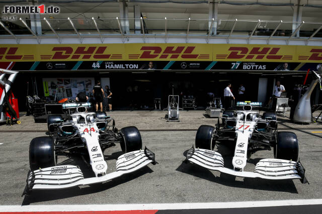 Im Jahr 1894 begann das Abenteuer Motorsport für Mercedes. Ein Motor von Gottlieb Daimler sollte das erste Autorennen zwischen Paris und Rouen gewinnen. 125 Jahre später dominieren die Silberpfeile die Formel 1 ... Im Jahr 1894 begann das Abenteuer Motorsport für Mercedes. Ein Motor von Gottlieb Daimler sollte das erste Autorennen zwischen Paris und Rouen gewinnen. 125 Jahre später dominieren die Silberpfeile die Formel 1 ...