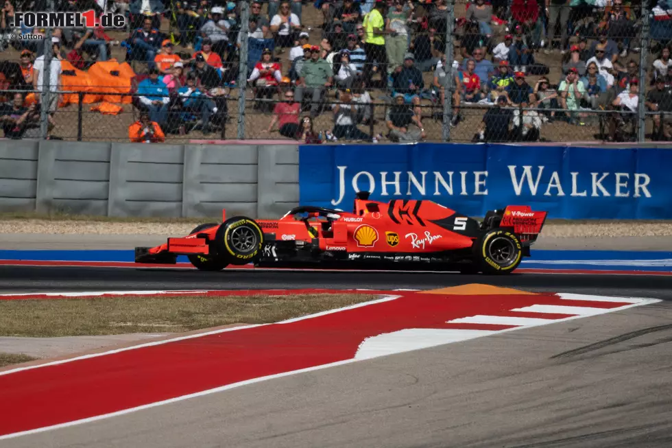 Sebastian Vettel (2): Weil der Ferrari mutmaßlich von der ersten Runde an kaputt war, sehen wir gnädig über die ersten eineinhalb Runden hinweg. Über den Ausfall ebenso. Somit bleibt effektiv nur ein bärenstarkes Qualifying stehen, in dem er die Pole hauchdünn verpasst hat. Foto zur News: Sebastian Vettel (2): Weil der Ferrari mutmaßlich von der ersten Runde an kaputt war, sehen wir gnädig über die ersten eineinhalb Runden hinweg. Über den Ausfall ebenso. Somit bleibt effektiv nur ein bärenstarkes Qualifying stehen, in dem er die Pole hauchdünn verpasst hat.