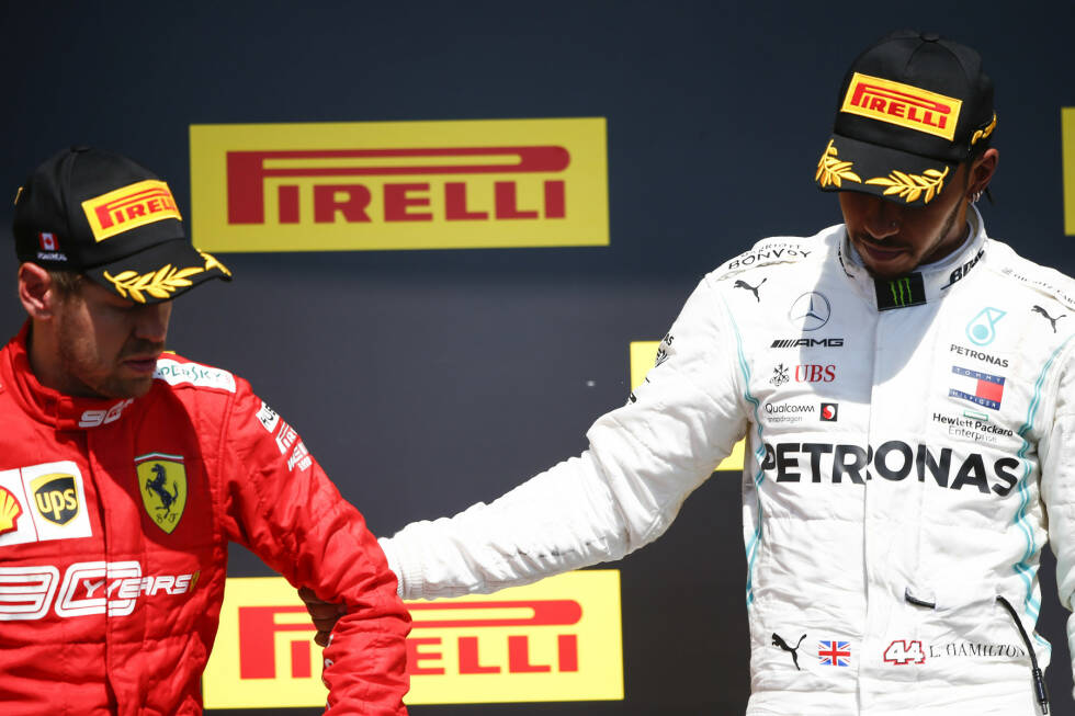 Foto zur News: Lewis Hamilton (2): Die Eins hätten wir rausgeholt, wenn er Vettel noch überholt hätte. Bottas hatte er im Griff, am Ende gab&#039;s 25 Punkte: Mehr geht nicht. Abzug gibt&#039;s für die vermasselte Pole (Fehler in der Haarnadel). Präsentierte sich als fairer Sportsmann, als er Vettel zu sich aufs oberste Treppchen holte.