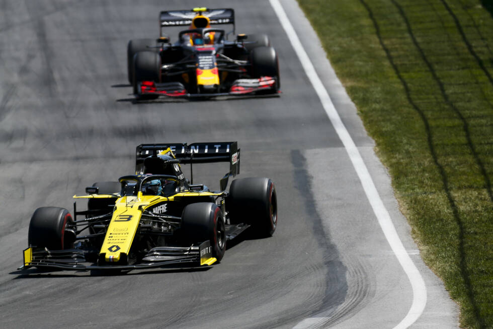 Foto zur News: Daniel Ricciardo (1): Es stimmt, dass er ohne Teamorder kaum vor Hülkenberg geblieben wäre. Aber die war nur nötig, weil er davor gegen Bottas im überlegenen Mercedes beherzt kämpfen musste. Wie er sich verteidigt hat: genial! Ricciardo kommt immer besser in Fahrt. Jetzt muss nur noch der Renault besser werden.