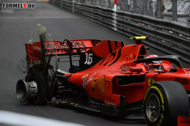Charles Leclerc (3): Im Rennen hat der Monegasse seine Nerven weggeschmissen. Dafür rechnen wir ihm mildernde Umstände an. Denn der Ausgangspunkt war ein Taktik-Fehler von Ferrari in Q1. Bis dahin war Leclerc schneller als Vettel und im FT3 sogar schneller als die Mercedes-Fahrer. Was wäre da möglich gewesen? Foto zur News: Charles Leclerc (3): Im Rennen hat der Monegasse seine Nerven weggeschmissen. Dafür rechnen wir ihm mildernde Umstände an. Denn der Ausgangspunkt war ein Taktik-Fehler von Ferrari in Q1. Bis dahin war Leclerc schneller als Vettel und im FT3 sogar schneller als die Mercedes-Fahrer. Was wäre da möglich gewesen?