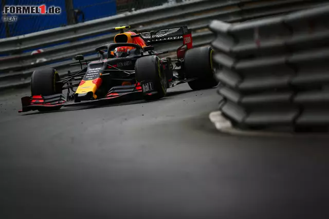 Pierre Gasly (3): Der Aufwärtstrend des Franzosen hält an. In den Trainings ist er näher an Verstappen dran als am Saisonbeginn. Im Rennen holte er sich mit frischen Reifen routiniert den Bonuspunkt für die schnellste Runde ab. Aber machen wir uns nichts vor: Er ist immer noch die Nummer 2 bei Red Bull. Foto zur News: Pierre Gasly (3): Der Aufwärtstrend des Franzosen hält an. In den Trainings ist er näher an Verstappen dran als am Saisonbeginn. Im Rennen holte er sich mit frischen Reifen routiniert den Bonuspunkt für die schnellste Runde ab. Aber machen wir uns nichts vor: Er ist immer noch die Nummer 2 bei Red Bull.