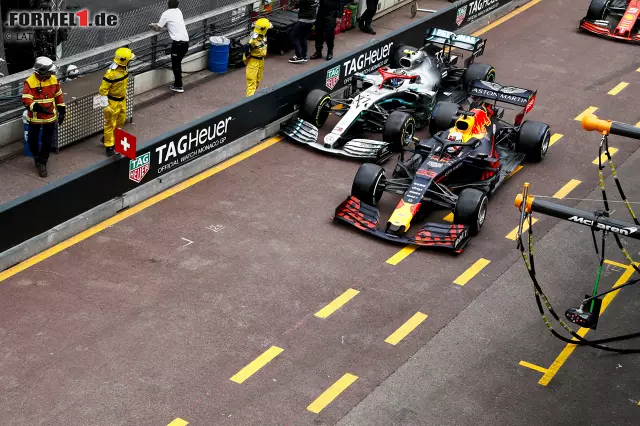 Valtteri Bottas (2): P4 (auf der Strecke, P3 in der Ergebnisliste) sieht schlecht aus, wenn der Teamkollege gewinnt. Tatsache ist aber, dass Bottas nur in Q3 minimal schlechter war als Hamilton. Für den Boxen-Zwischenfall kann er nichts. Danach war er chancenlos. Und bis Q3 hatte er die Nase das ganze Wochenende vor Hamilton. Foto zur News: Valtteri Bottas (2): P4 (auf der Strecke, P3 in der Ergebnisliste) sieht schlecht aus, wenn der Teamkollege gewinnt. Tatsache ist aber, dass Bottas nur in Q3 minimal schlechter war als Hamilton. Für den Boxen-Zwischenfall kann er nichts. Danach war er chancenlos. Und bis Q3 hatte er die Nase das ganze Wochenende vor Hamilton.
