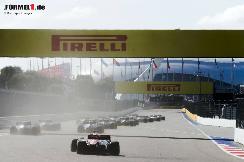 Kimi Räikkönen (5): Für den Fehlstart gibt's keine technische, sondern nur eine menschliche Erklärung. Räikkönen fährt nicht mehr in der gleichen Form wie am Saisonbeginn. Dazu kommt, dass er Giovinazzi teamintern nicht im Griff hat. Gut, wenn 2019 zu Ende geht. Kimi Räikkönen (5): Für den Fehlstart gibt's keine technische, sondern nur eine menschliche Erklärung. Räikkönen fährt nicht mehr in der gleichen Form wie am Saisonbeginn. Dazu kommt, dass er Giovinazzi teamintern nicht im Griff hat. Gut, wenn 2019 zu Ende geht.