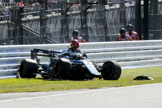 Robert Kubica (5): Der Pole und Williams - das passt nicht mehr. Der Unfall nach dem Streit um den Frontflügel, der notwendige Chassis-Wechsel und ein hoffnungsloses Rennen, bei dem er als einziger Fahrer zweimal überrundet wird. Kubica zählt schon die Sessions bis zu seinem Abgang. Robert Kubica (5): Der Pole und Williams - das passt nicht mehr. Der Unfall nach dem Streit um den Frontflügel, der notwendige Chassis-Wechsel und ein hoffnungsloses Rennen, bei dem er als einziger Fahrer zweimal überrundet wird. Kubica zählt schon die Sessions bis zu seinem Abgang.