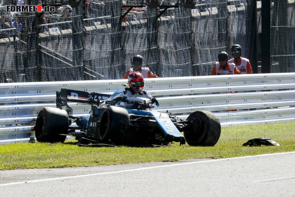 Robert Kubica (5): Der Pole und Williams - das passt nicht mehr. Der Unfall nach dem Streit um den Frontflügel, der notwendige Chassis-Wechsel und ein hoffnungsloses Rennen, bei dem er als einziger Fahrer zweimal überrundet wird. Kubica zählt schon die Sessions bis zu seinem Abgang. Robert Kubica (5): Der Pole und Williams - das passt nicht mehr. Der Unfall nach dem Streit um den Frontflügel, der notwendige Chassis-Wechsel und ein hoffnungsloses Rennen, bei dem er als einziger Fahrer zweimal überrundet wird. Kubica zählt schon die Sessions bis zu seinem Abgang.