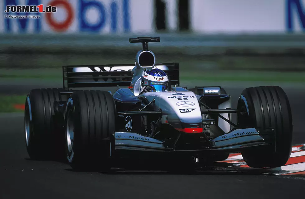 Foto zur News: 2002: McLaren-Mercedes MP4-17; 
WM-Ergebnis: 6. mit 24 Punkten