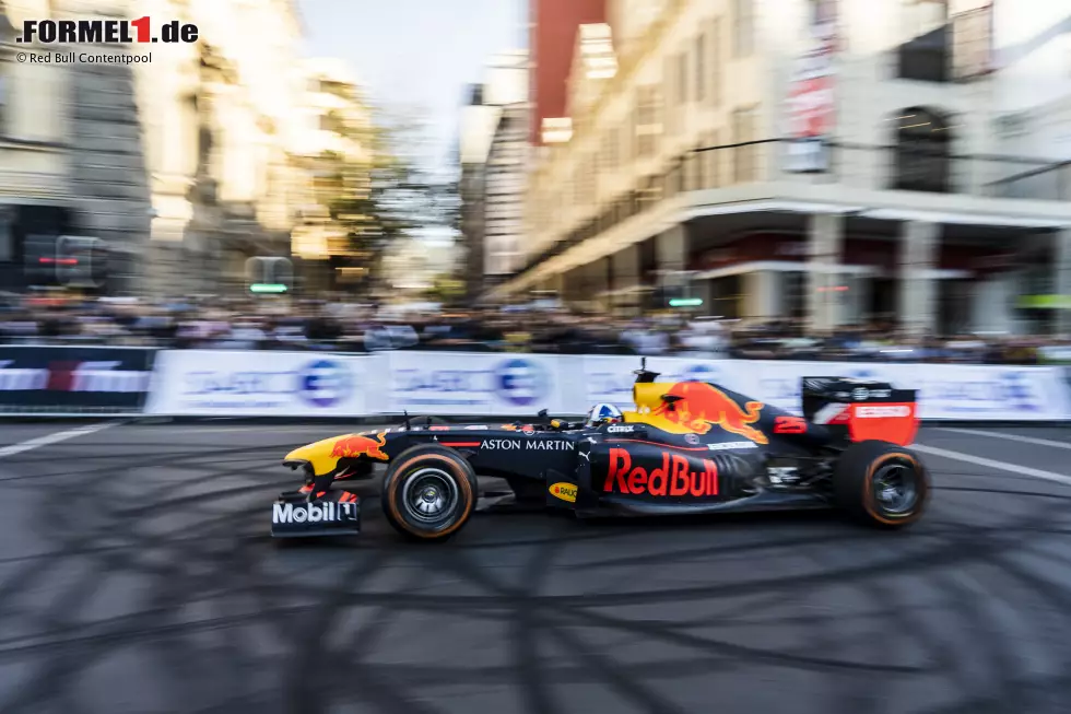 Foto zur News: Insgesamt drei Demoruns absolvierte Coulthard im Red Bull ...