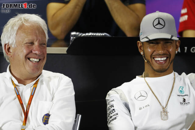 Foto zur News: Lewis Hamilton: "Ich kenne Charlie seit 2007. Ich bete für ihn und seine Familie. Was er für diesen Sport geleistet hat, sein Arbeitseinsatz ... Er war wirklich ein Eckpfeiler der Formel 1, wie Toto gesagt hat. Eine Ikone dieses Sports."
