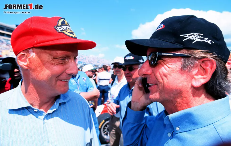 Emerson Fittipaldi (Ex-Rennfahrer): "Es stimmt mich traurig, dass Niki Lauda seine letzte Zielflagge gesehen hat. Was für ein Mann, was für ein Fahrer! So jemanden gab es nur einmal. Was er für den Sport getan hat, ist immens." Foto zur News: Emerson Fittipaldi (Ex-Rennfahrer): "Es stimmt mich traurig, dass Niki Lauda seine letzte Zielflagge gesehen hat. Was für ein Mann, was für ein Fahrer! So jemanden gab es nur einmal. Was er für den Sport getan hat, ist immens."