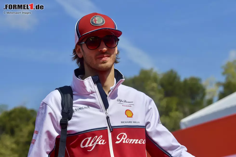 Foto zur News: Antonio Giovinazzi (Formel-1-Fahrer): &quot;Als Heranwachsender träumst du von deinen Sporthelden. Und wenn einer von ihnen stirbst, fühlst du dich ein bisschen einsamer. Heute ist ein trauriger Tag, denn wir haben ein Stück Formel-1-Geschichte verloren. Wir müssen das Erbe eines Kämpfers wie Niki Lauda ehren.&quot;