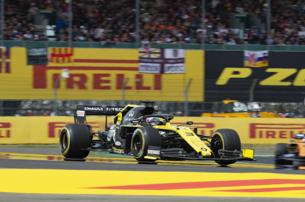 Foto zur News: Daniel Ricciardo (2): Nach Anlaufschwierigkeiten scheint er sich bei Renault nach und nach als Nummer 1 durchzusetzen. Das Qualifying war beeindruckender als das Rennen. Aber nur von den Topteams und einem McLaren geschlagen zu werden, ist für einen Renault eine beachtliche Leistung.