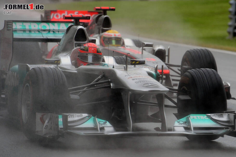 Lewis Hamilton ist bereits jetzt der Pilot mit den meisten WM-Punkten und den meisten Pole-Positions in der Geschichte der Formel 1. Viele Bestmarken hält aber weiterhin Michael Schumacher - noch. Denn in einigen Bereichen könnte Hamilton Schumi in den kommenden Jahren überflügeln ... Lewis Hamilton ist bereits jetzt der Pilot mit den meisten WM-Punkten und den meisten Pole-Positions in der Geschichte der Formel 1. Viele Bestmarken hält aber weiterhin Michael Schumacher - noch. Denn in einigen Bereichen könnte Hamilton Schumi in den kommenden Jahren überflügeln ...