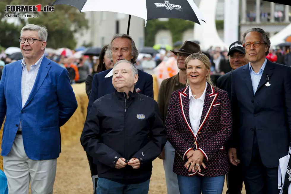 Foto zur News: Weggefährten wie Ross Brawn oder Jean Todt waren zusammen mit Schumachers Ehefrau Corinna zur Erinnerung an den 50. Geburtstag von &quot;Schumi&quot; nach Goodwood gekommen