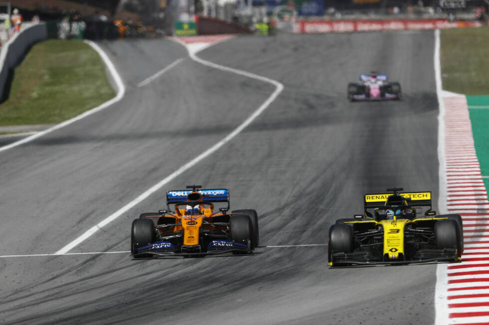 Foto zur News: Daniel Ricciardo (3): Mit diesem Renault im Qualifying in die Top 10 zu fahren, ist eine Leistung, die Anerkennung verdient. Die Grid-Rückversetzung ignorieren wir, weil sie schon in Baku passiert ist. Dass er am Ende nur knapp vor Hülkenberg ins Ziel kam, lag an der Strategie. Nicht katastrophal, aber ausbaufähig.