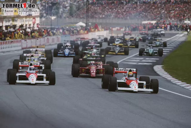 Prost vs. Senna - Wer hat hier wen hintergangen? Zwischen den beiden McLaren-Piloten gibt es 1989 in Imola die Abmachung, dass derjenige, der die erste Kurve gewinnt, auch das Rennen gewinnen darf. Das ist zunächst Senna. Doch nach einem schweren Unfall von Gerhard Berger wird das Rennen abgebrochen. Foto zur News: Prost vs. Senna - Wer hat hier wen hintergangen? Zwischen den beiden McLaren-Piloten gibt es 1989 in Imola die Abmachung, dass derjenige, der die erste Kurve gewinnt, auch das Rennen gewinnen darf. Das ist zunächst Senna. Doch nach einem schweren Unfall von Gerhard Berger wird das Rennen abgebrochen.