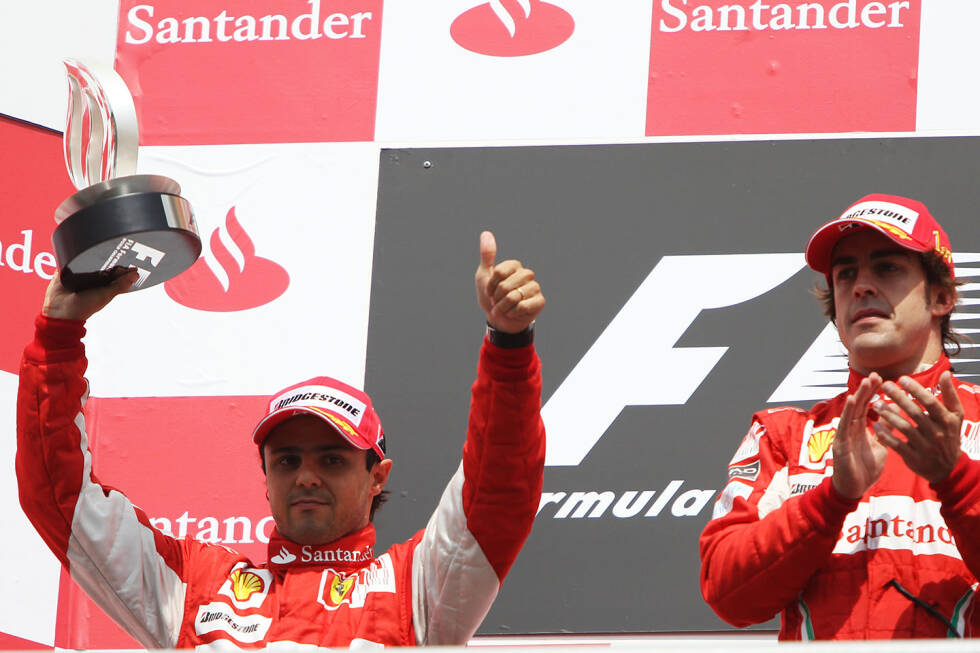 Foto zur News: Bei den Worten &quot;Fernando ist schneller als du. Hast du diese Nachricht verstanden?&quot; ist jedem Zuschauer klar, was gemeint ist. Massa geht deutlich vom Gas und lässt Alonso vorbei. Besonders bitter für den Brasilianer: Bis zum Ende seiner Formel-1-Karriere im Jahr 2017 gewinnt er anschließend nie wieder ein Rennen.