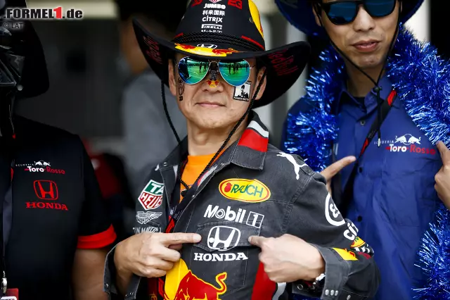 Besonders viele Fans drücken an diesem Wochenende Honda die Daumen. Klar, ist ja auch das Heimspiel der Japaner! Foto zur News: Besonders viele Fans drücken an diesem Wochenende Honda die Daumen. Klar, ist ja auch das Heimspiel der Japaner!