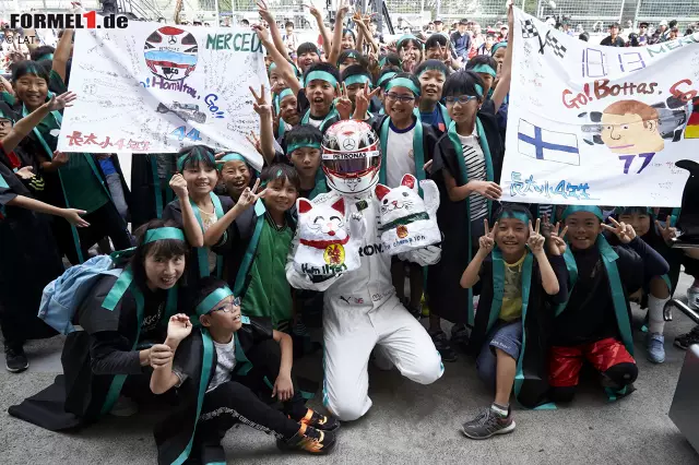 Übrigens ist nicht nur ein Vettel-Doppelgänger unterwegs. Denn wo ein Vettel ist, da ist ein Hamilton bekanntlich nicht weit ... Foto zur News: Übrigens ist nicht nur ein Vettel-Doppelgänger unterwegs. Denn wo ein Vettel ist, da ist ein Hamilton bekanntlich nicht weit ...