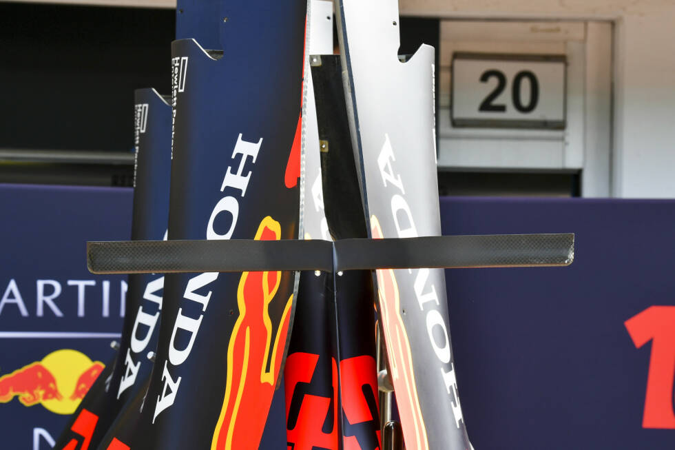 Foto zur News: Red Bull RB15: T-Flügel auf der Motorhaube