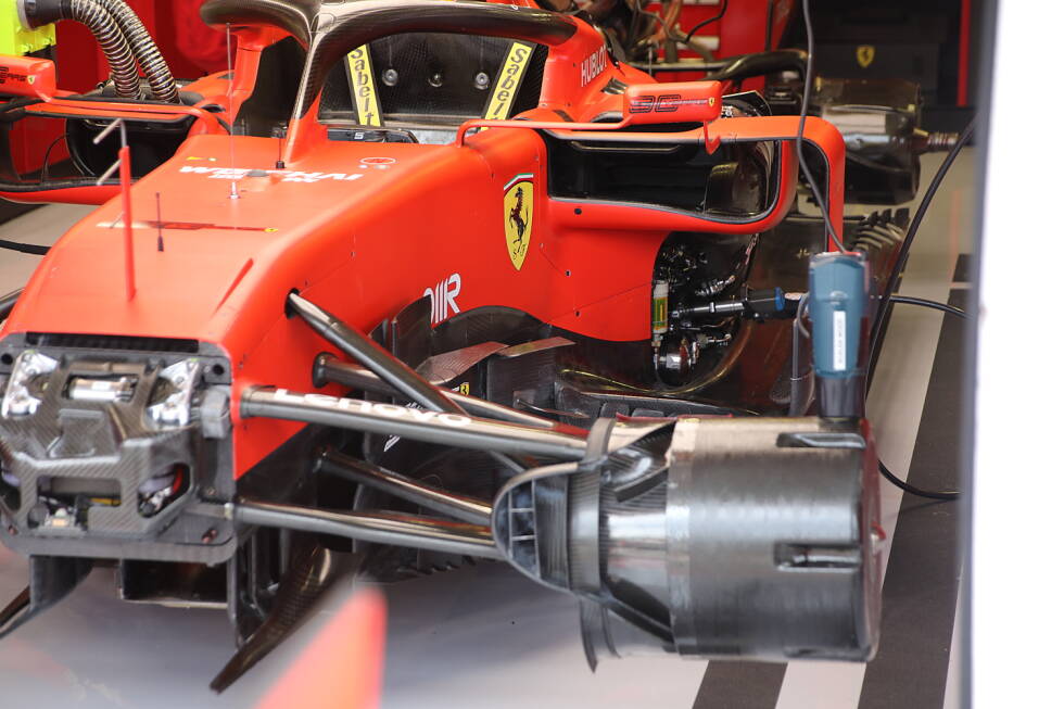 Foto zur News: Ferrari SF90: Vorderradaufhängung