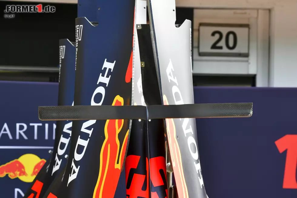 Foto zur News: Red Bull RB15: T-Flügel auf der Motorhaube