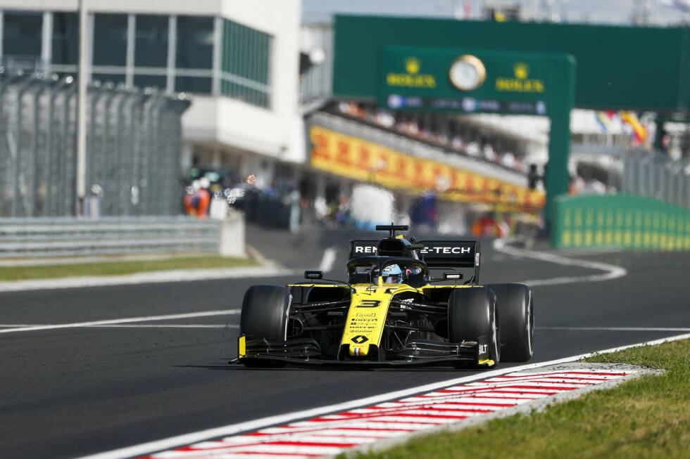 Foto zur News: Daniel Ricciardo (3): Qualifying verhauen und nach Strafe von ganz hinten gestartet, Aufholjagd endete schließlich hinter Magnussen auf P14. Hart und gut gekämpft, aber die Ansprüche von Renault sind ganz andere. Das gilt auch für ...
