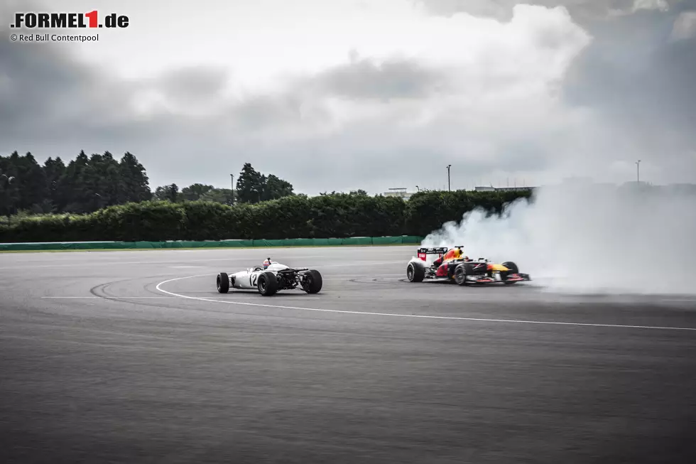 Die beiden Rennfahrer ließen es zur Einstimmung auf den Japan-Grand-Prix 2019 richtig krachen. Foto zur News: Die beiden Rennfahrer ließen es zur Einstimmung auf den Japan-Grand-Prix 2019 richtig krachen.