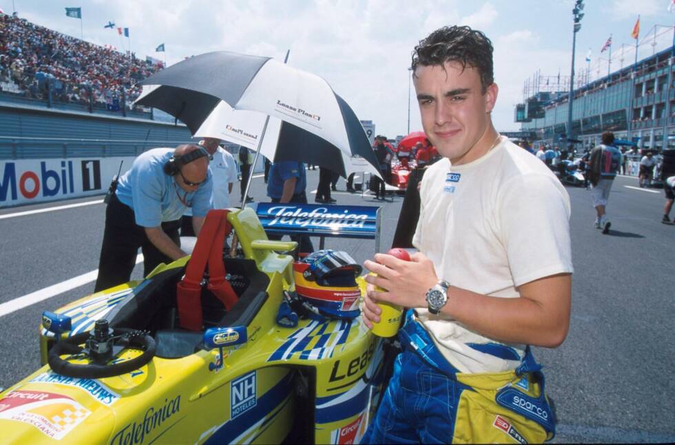 Foto zur News: Rückblick: Im Jahr 2000 fuhr Alonso seine erste F3000-Saison. Er konnte davor schon im Dezember 1999 erste Formel-1-Erfahrung bei einem Test mit Minardi sammeln. Beim Saisonfinale gelang ihm sein erster Sieg, er wurde Vierter in der Meisterschaft (unter anderem hinter Mark Webber) und stieg 2001 zu Minardi in die F1 auf.