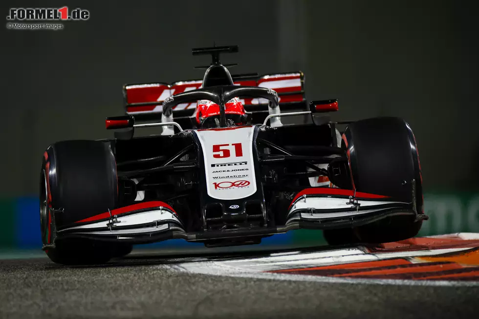 Pietro Fittipaldi (4): Klar langsamer als Magnussen, aber das war im gerade einmal zweiten Formel-1-Rennen gegen den Routinier zu erwarten. Im Qualifying 19. und immerhin Latifi geschlagen. Großer Rückstand im Rennen von zwei Runden vor allem wegen eines technischen Problems. Ein solider Auftritt unter den Umständen. Foto zur News: Pietro Fittipaldi (4): Klar langsamer als Magnussen, aber das war im gerade einmal zweiten Formel-1-Rennen gegen den Routinier zu erwarten. Im Qualifying 19. und immerhin Latifi geschlagen. Großer Rückstand im Rennen von zwei Runden vor allem wegen eines technischen Problems. Ein solider Auftritt unter den Umständen.
