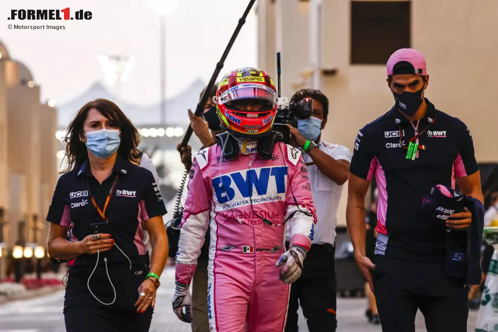 Sergio Perez (3): Seine Leistung ist (unverschuldet) eigentlich kaum zu bewerten. Hatte weder ein richtiges Qualifying, weil er nur in Q1 fuhr, noch ein richtiges Rennen, weil er nach lediglich acht Runden abstellen musste. Für das Gezeigte wollten ihm in der Redaktion einige eine 2 geben. Der Mehrheit war es letztendlich aber zu wenig. Foto zur News: Sergio Perez (3): Seine Leistung ist (unverschuldet) eigentlich kaum zu bewerten. Hatte weder ein richtiges Qualifying, weil er nur in Q1 fuhr, noch ein richtiges Rennen, weil er nach lediglich acht Runden abstellen musste. Für das Gezeigte wollten ihm in der Redaktion einige eine 2 geben. Der Mehrheit war es letztendlich aber zu wenig.