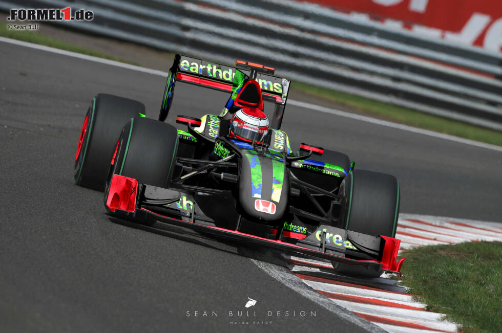 Vorläufer des Brawn-Teams war übrigens Honda. Was also, wenn Honda nie ausgestiegen wäre? Die earthdreams-Lackierung sorgte für Aufsehen, feierte aber keine nennenswerten Erfolge. Der RA109 (BGP 001), mit dem Jenson Button 2009 Weltmeister wurde, wäre unter Honda vielleicht genauso erfolgreich gewesen, hätte aber sicher anders ausgesehen. Vorläufer des Brawn-Teams war übrigens Honda. Was also, wenn Honda nie ausgestiegen wäre? Die earthdreams-Lackierung sorgte für Aufsehen, feierte aber keine nennenswerten Erfolge. Der RA109 (BGP 001), mit dem Jenson Button 2009 Weltmeister wurde, wäre unter Honda vielleicht genauso erfolgreich gewesen, hätte aber sicher anders ausgesehen.