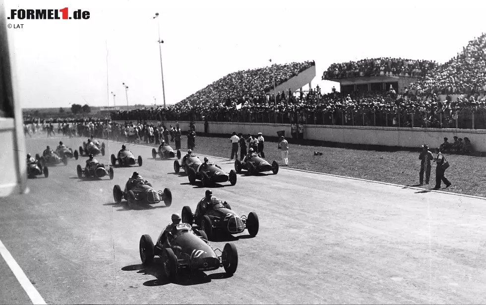 Foto zur News: Buenos Aires (1953-1958, 1960, 1972-1975 und 1977-1980) - Ganze 15 Mal beginnt die Formel-1-Saison in Argentinien, das erste Mal 1953. Über die Jahre verschwindet die Strecke in Buenos Aires immer wieder aus dem Kalender, kehrt aber auch mehrfach zurück. Letztmalig wird hier 1998 gefahren.