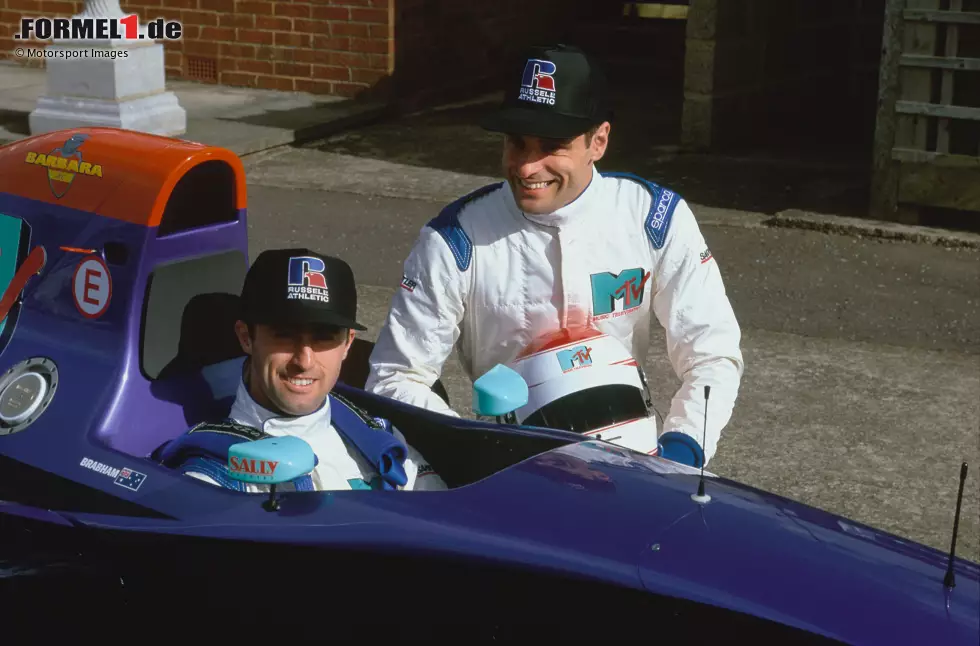 David Brabham: Der jüngste von Jacks drei Söhnen nimmt - im Gegensatz zu seinen beiden Brüdern - 1990 und 1994 an mehreren Formel-1-Rennen für Brabham und Simtek teil - bleibt dabei allerdings ohne Punkte. Bestes Ergebnis ist ein zehnter Platz 1994 in Spanien. Seine großen Erfolge feiert er im Sportwagenbereich. Foto zur News: David Brabham: Der jüngste von Jacks drei Söhnen nimmt - im Gegensatz zu seinen beiden Brüdern - 1990 und 1994 an mehreren Formel-1-Rennen für Brabham und Simtek teil - bleibt dabei allerdings ohne Punkte. Bestes Ergebnis ist ein zehnter Platz 1994 in Spanien. Seine großen Erfolge feiert er im Sportwagenbereich.